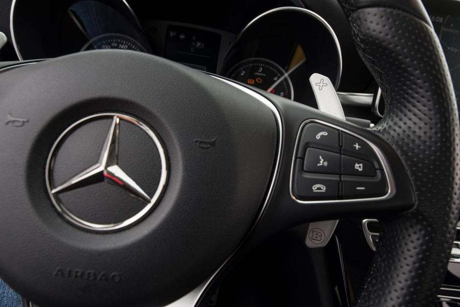 Детали интерьера Mercedes-Benz C-Class by Brabus 2017 года  (фото 6 из 14)